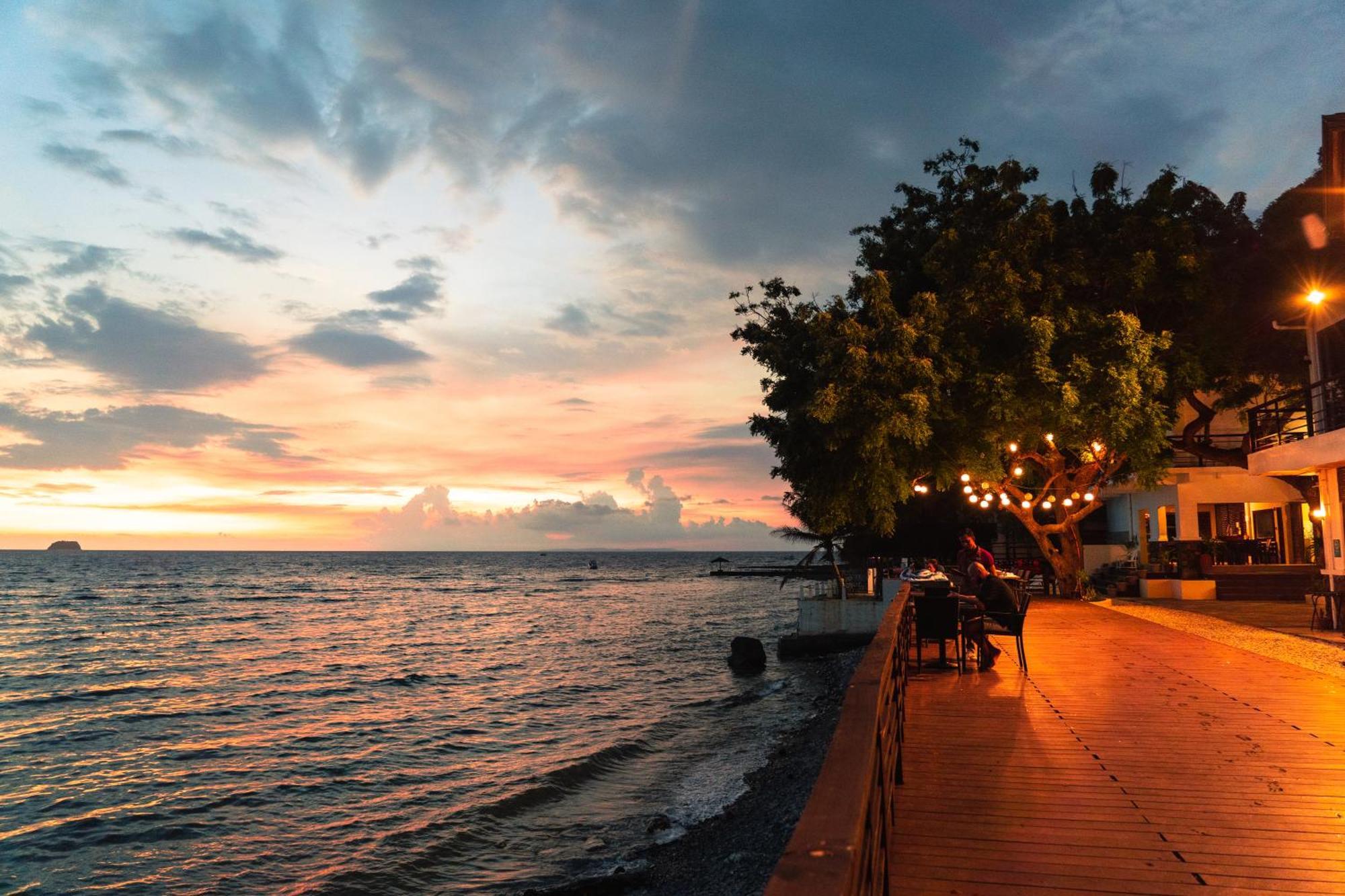 Altamare Dive And Leisure Resort Anilao Mabini  Exteriör bild